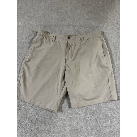 UNDER ARMOUR Mens Beige Vented Match Play Performance Golf Shorts 40 X‎ 9.5" - Picture 1 of 9